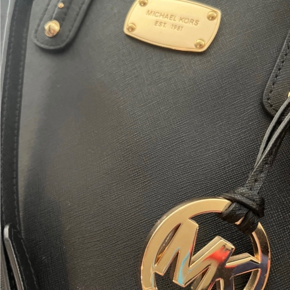Like NEW Michael Kors Bag - Picture 3 of 5